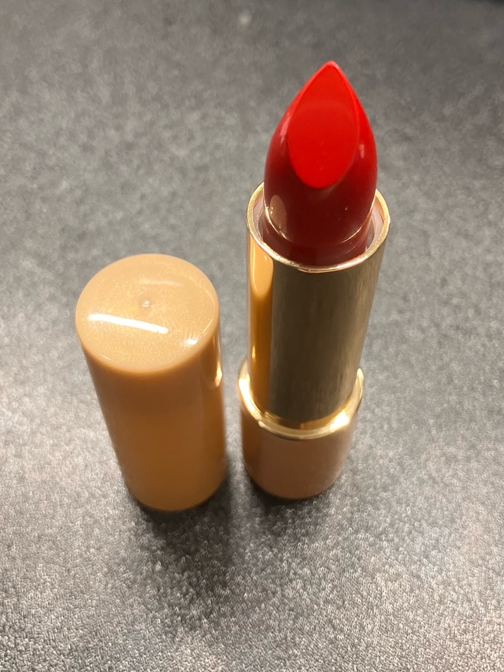 Elizabeth Arden Bold Red Cream Lipstick